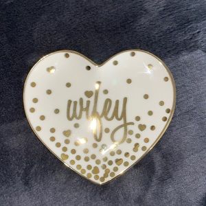 “Wifey” jewelry holder